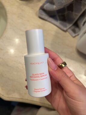Peach & Lily Glass Skin Refining Serum – White with Peach Text